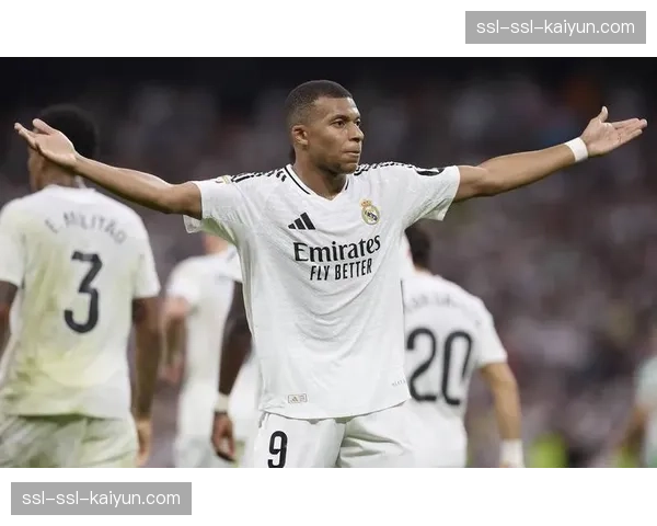 皇马vs拜仁半场数据：控球率52%-48%，抢断成功次数皇马12-9领先